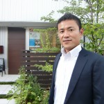 関藤　強