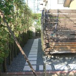 テラスからの遠路　ステップと砂利