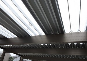 折板+採光屋根