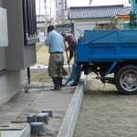 化粧砂利搬入