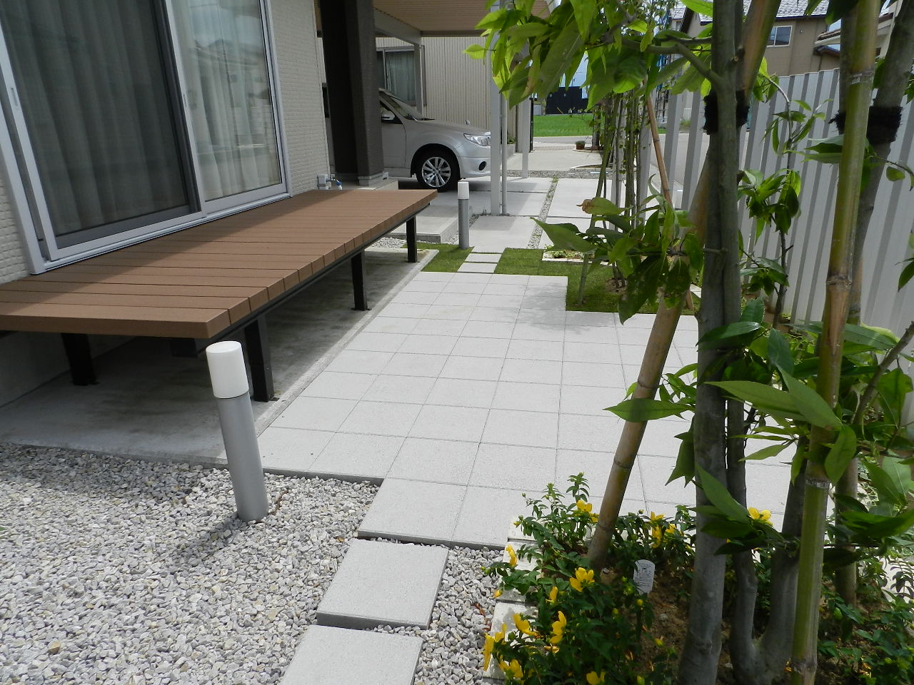 雑草対策も兼ねた砂利とタイルテラスのフリースペース 富山県 エクステリア 外構 庭工房sekitoh