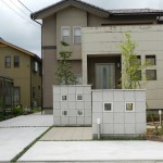 門袖がポイントの緑あふれる庭