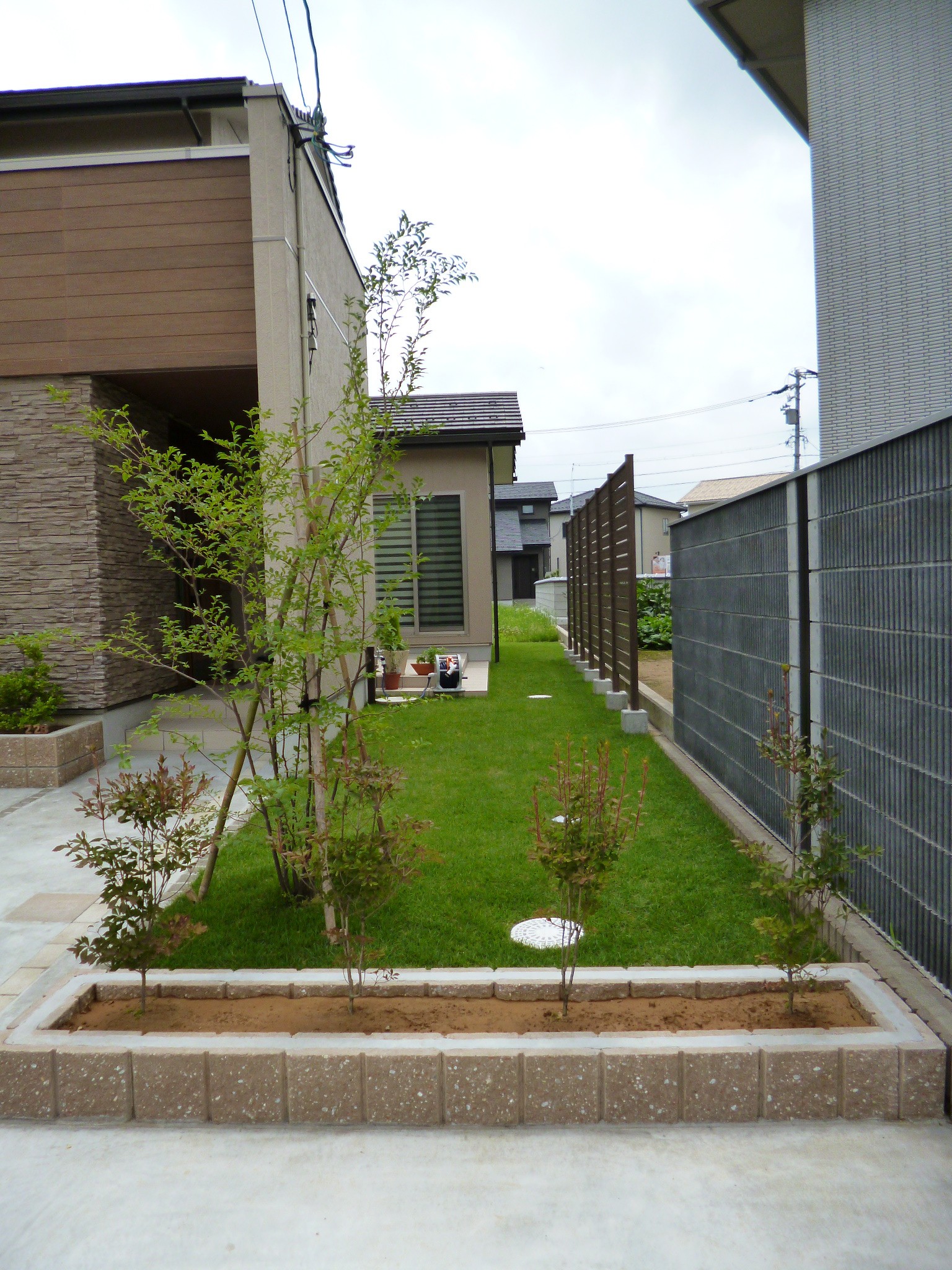 化粧ブロック花壇と芝生 富山県 エクステリア 外構 庭工房sekitoh